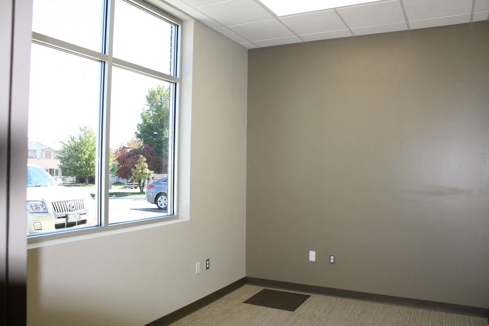 OFFICE FOR LEASE ON BATTLEFIELD