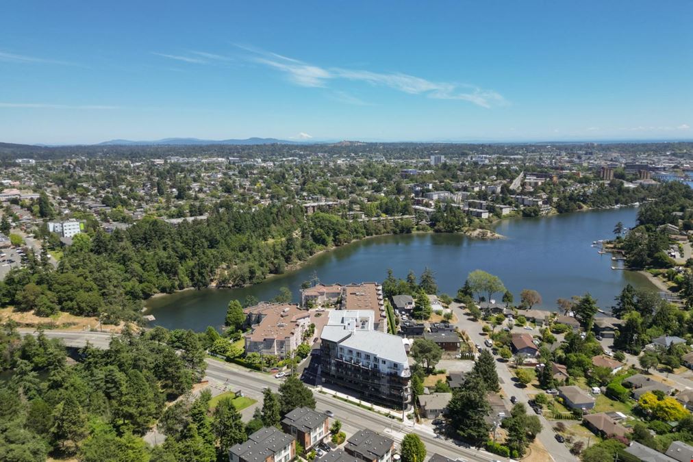 1075 Tillicum Road 