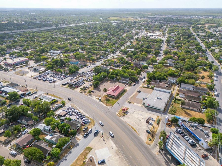 3,116 SF | Former Pizza-Hut | For Sale | 0.49 ± AC | Brownsville, TX