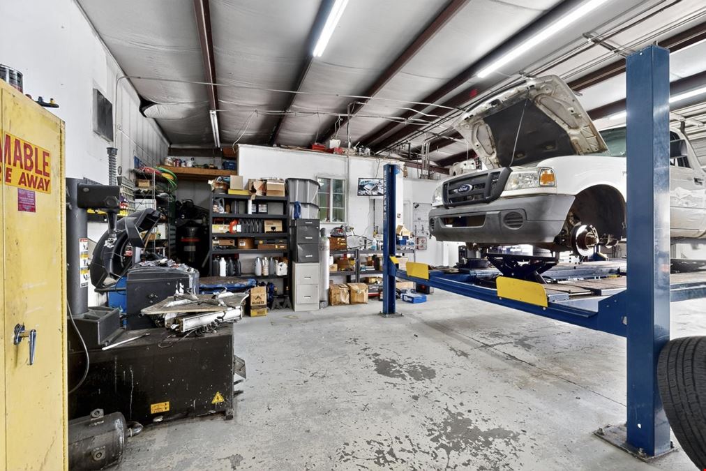 VERSATILE RETAIL/ WAREHOUSE PROPERTY
