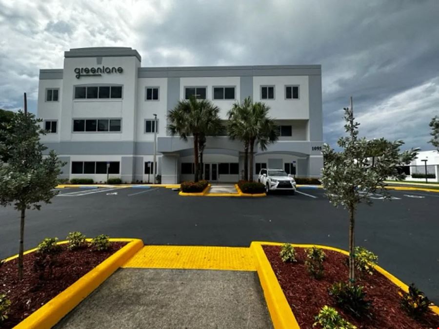 4886 SF Suite 301 Professional and Medical Office Space