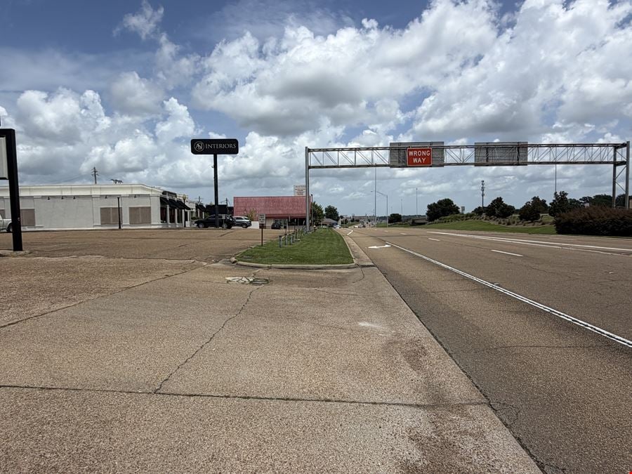 4505 Interstate 55 North Frontage Road