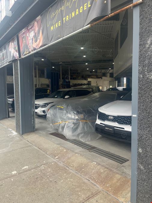 6,100 SF | Corner Retail/Industrial Building with Successful Auto Repair For Sale