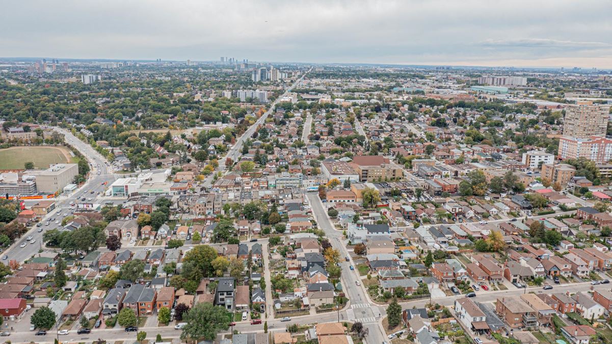 2600 Eglinton Ave W