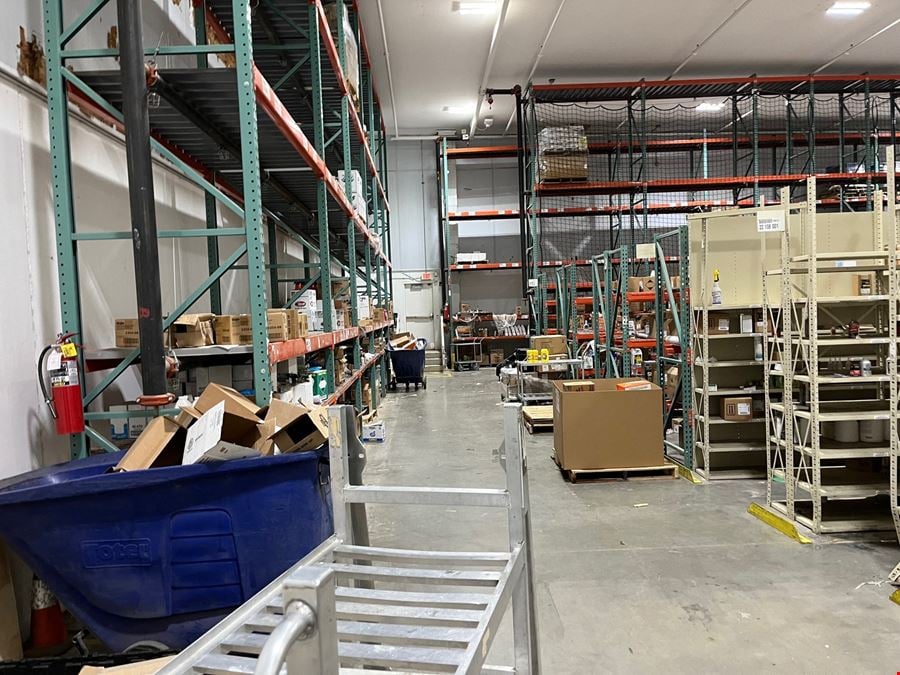 LARGE WAREHOUSE SUBLEASE