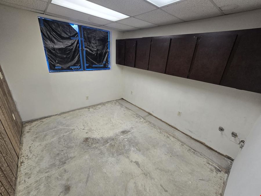 FOR LEASE: Professional office 1,100 SQFT