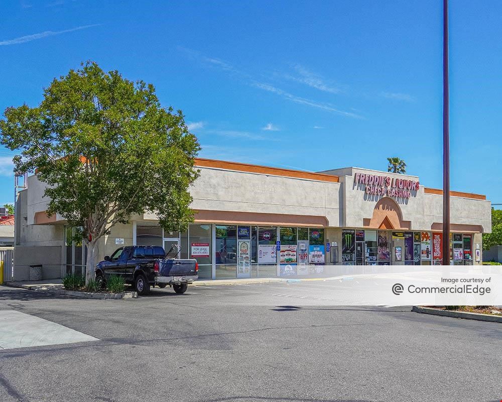 Wing's Shopping Center