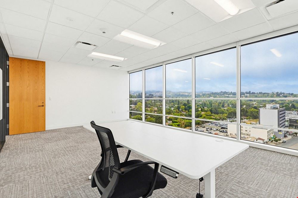 Encino Financial Center | Penthouse B