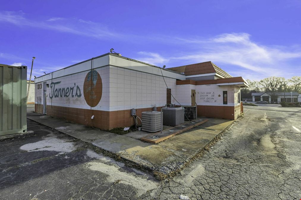 Former Tanner's Big Orange | Restaurant Space in High Traffic Area - Site #2222