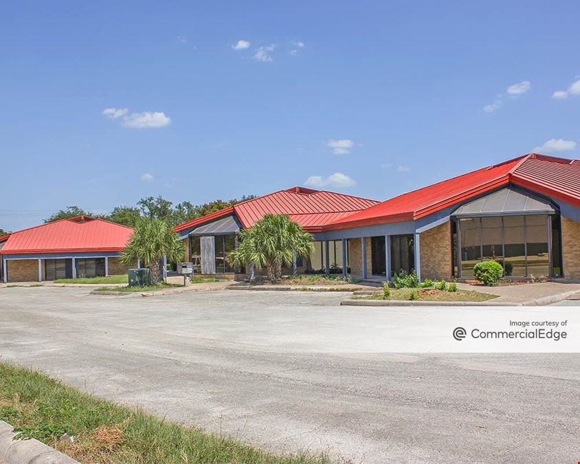 Acorn Hill Plaza