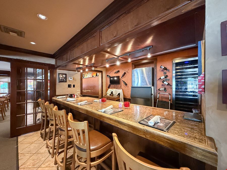 Giorlando’s Italian Restaurant - Mixed-Use Investment Property Off Veterans Blvd