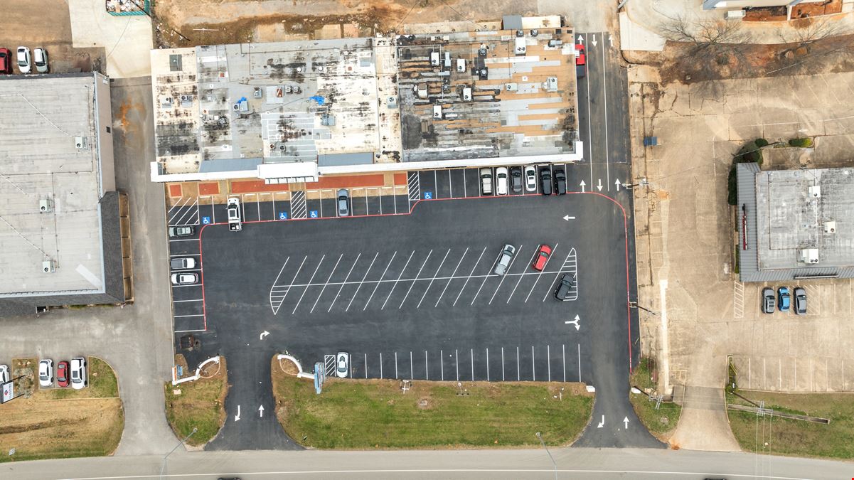 713 W SW Loop 323