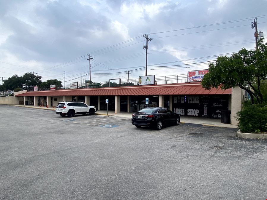 Oakridge Square Shopping Center