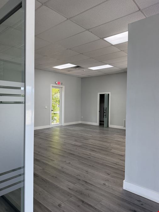 3321 Del Prado Blvd. S