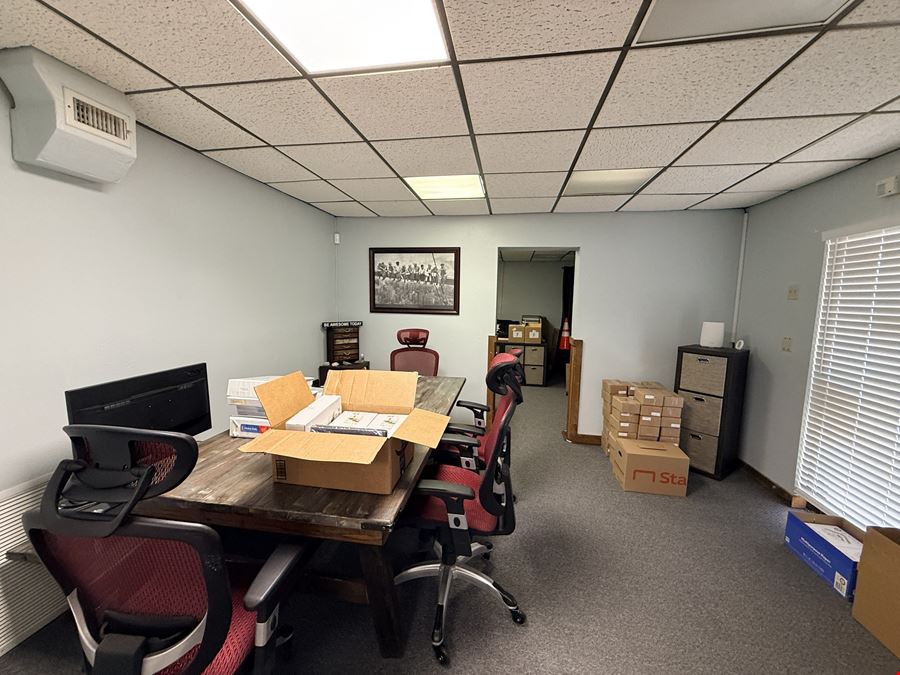 Office in Eagle Lake