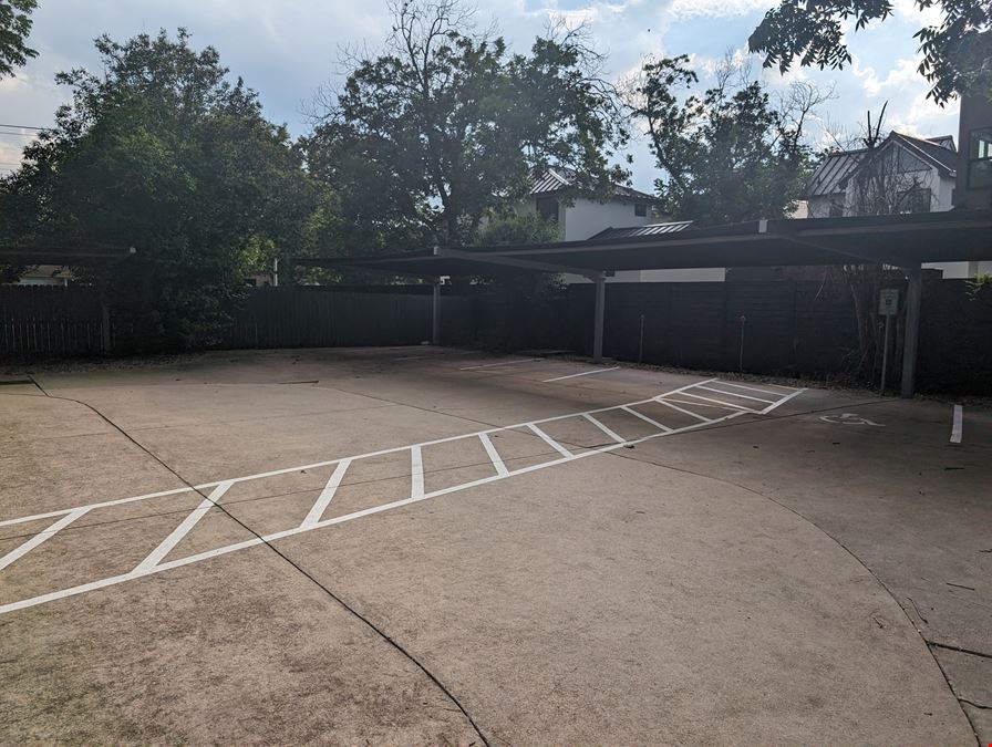 3906 Menchaca Rd