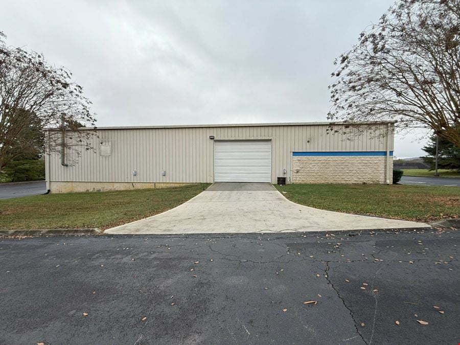 Flex Building off I-40 at Strawberry Plains