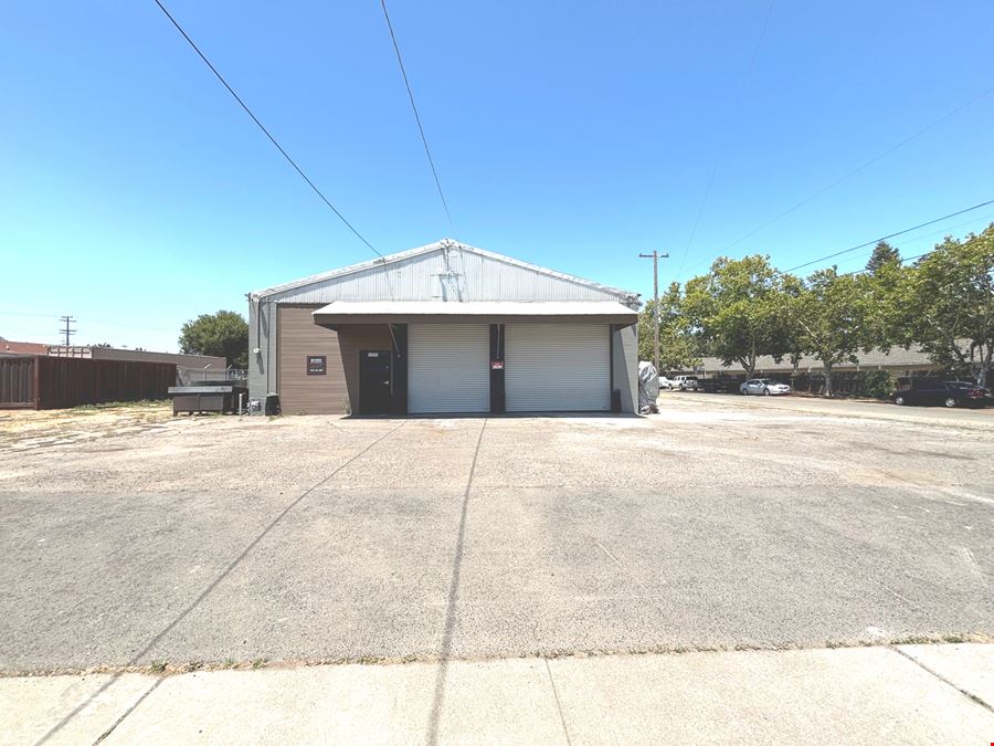 Rare Standalone Shop For Lease