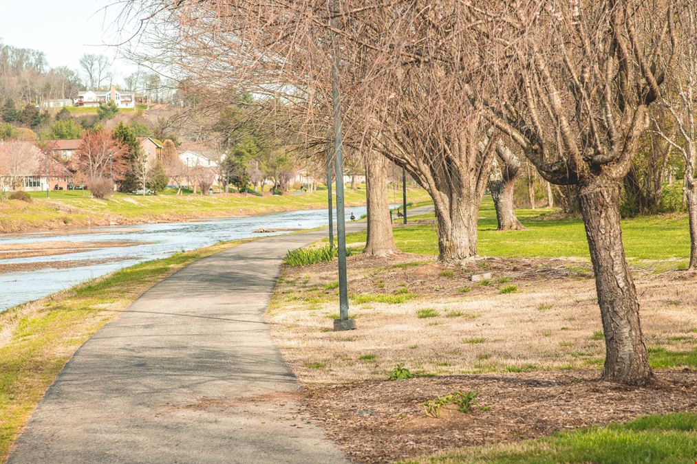 Forks of the River Parkway - Downtown Sevierville