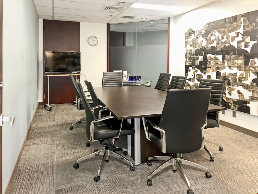 Regus - Montreal - Cathcart & McGill