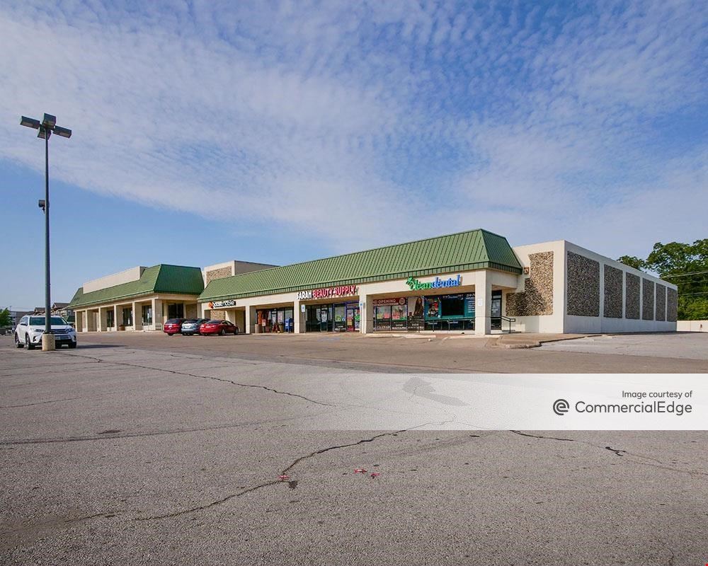 Oates Park Shopping Center