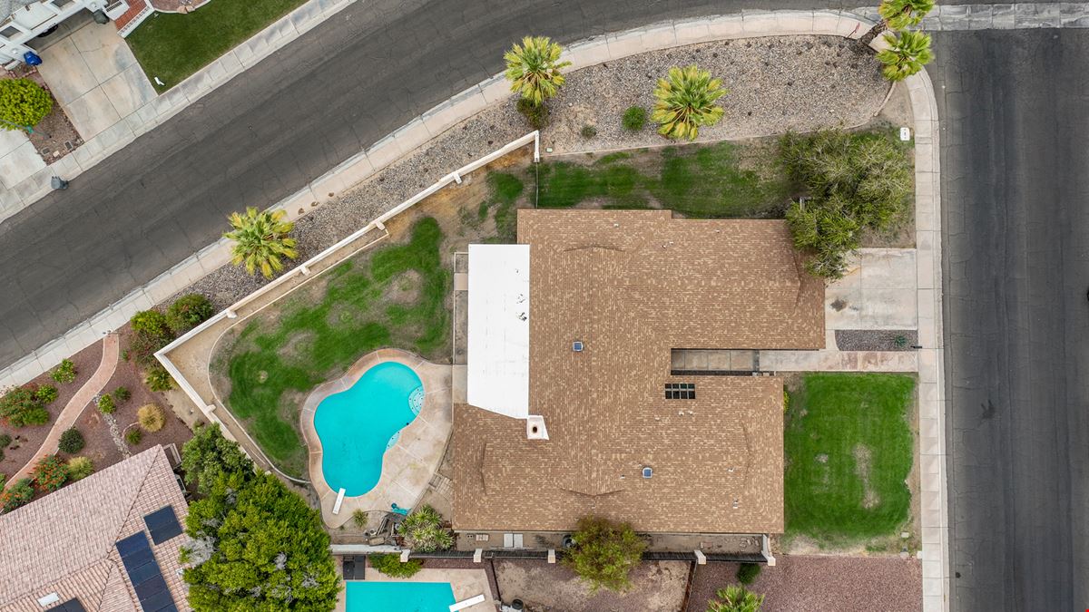4-Bedroom Corner-Lot Home in Vista Del Valle- 1930 S 14th Ave