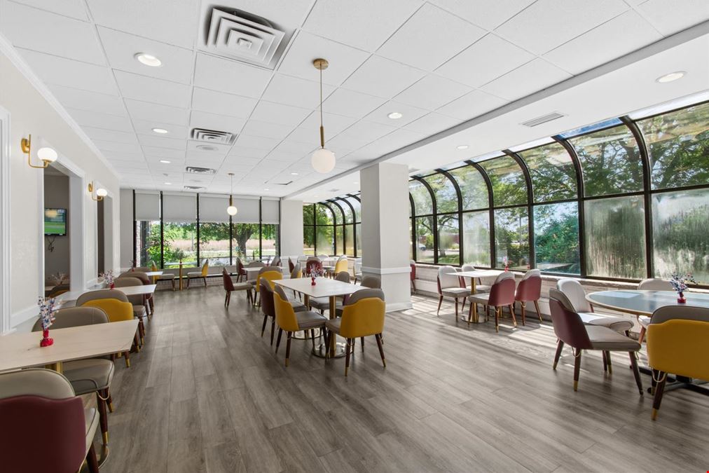 Lux Hotel & Conference Center, Ascend Hotel Collection