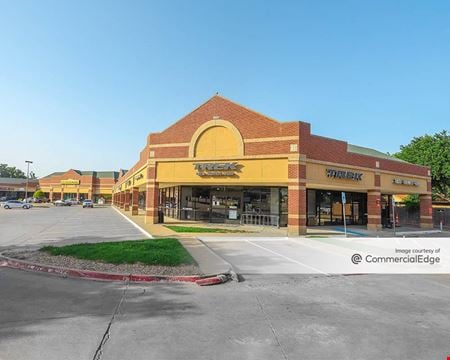 Preview of Retail space for Rent at 1001 NE Green Oaks Blvd