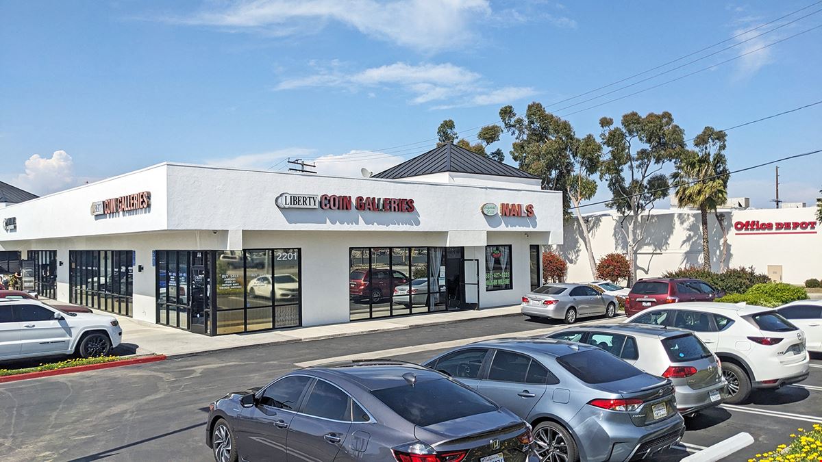 COSTCO ADJACENT RETAIL CENTER
