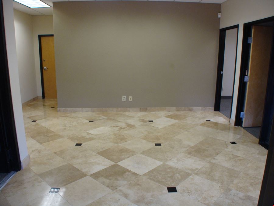 402 W Gemini Dr