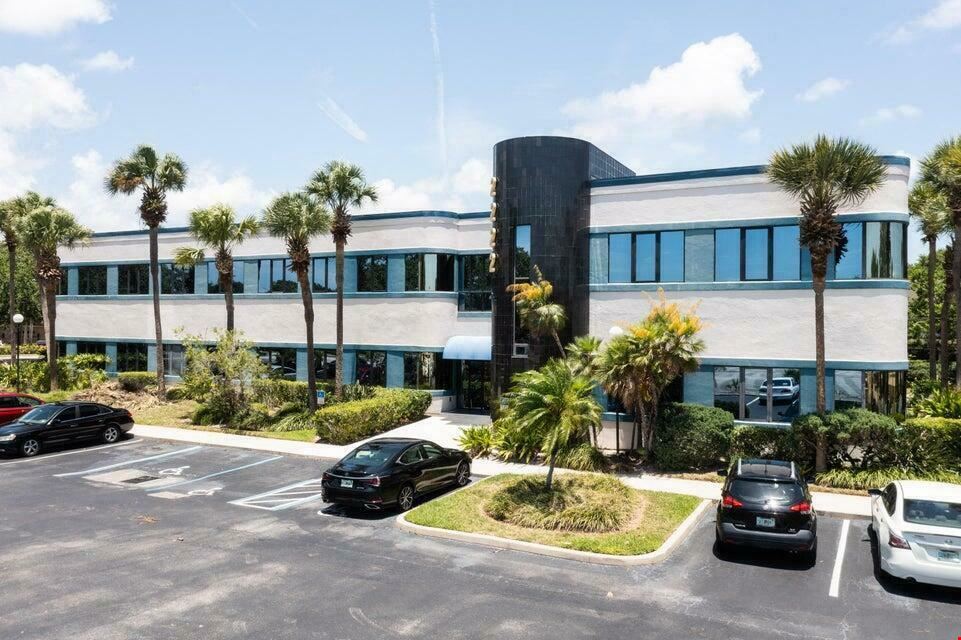 5,400 SF Office Suite in Landmark Office Building