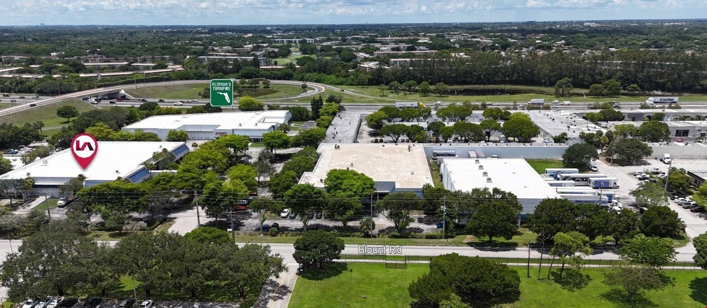 Warehouse with Office in Turnpike Industrial Park