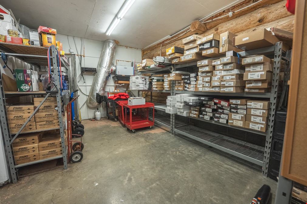 Barnett's Guns & Indoor Range