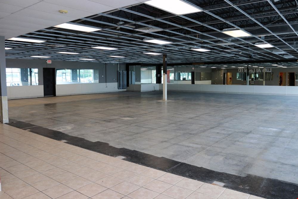 Retail property in La Vista, NE