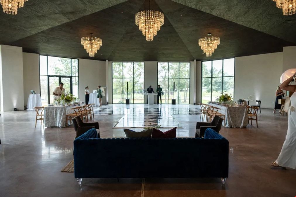 Elegant Hill Country Wedding & Event Center – 14,321 SF on 39 Acres