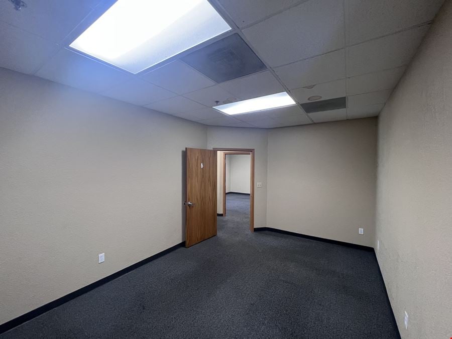 Prime ±2,000 SF Office Space In Hanford, CA
