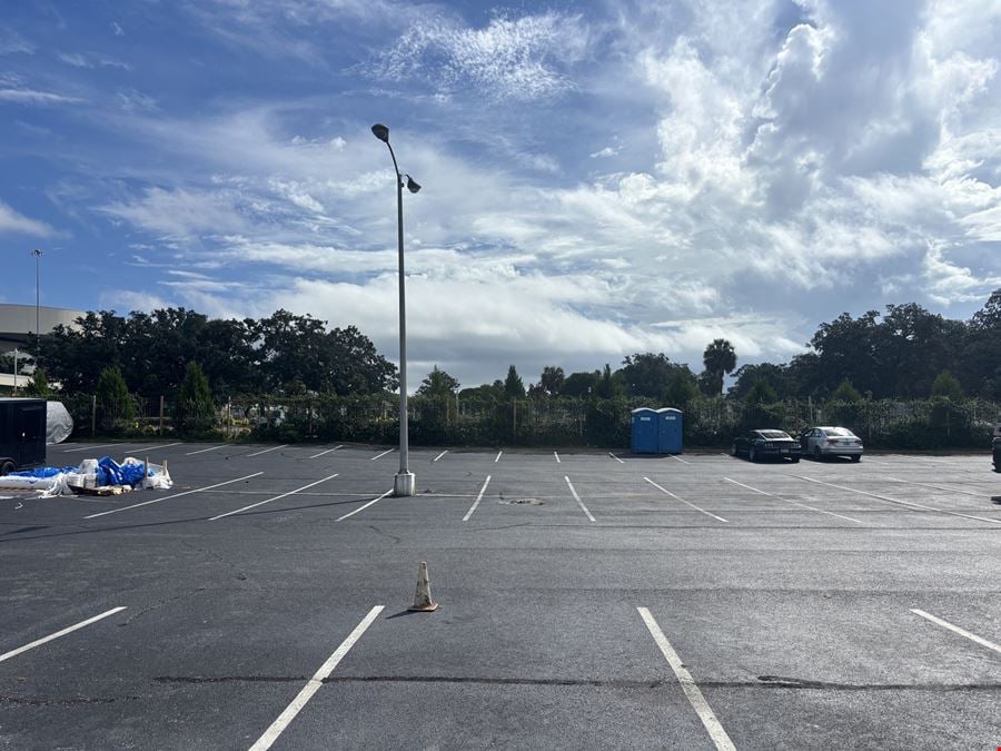 636 SF of Prime Retail Space