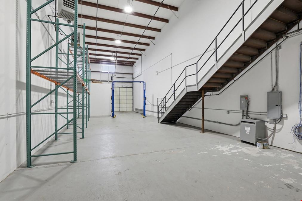 Class B 2,929sf Industrial Flex Condominium for Lease in Newburyport, MA