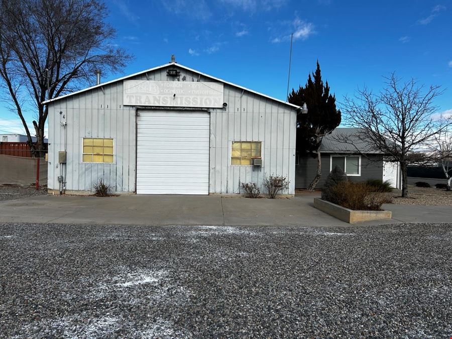 Commercial Shop Building with Good Exposure