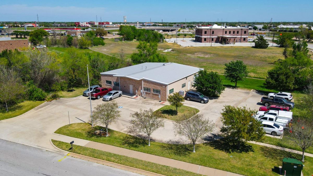 2131 W Briargate Dr