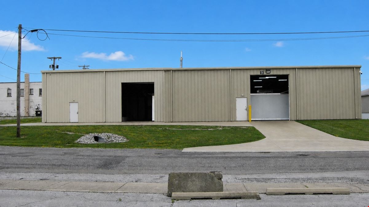 3811 East Pontiac Street