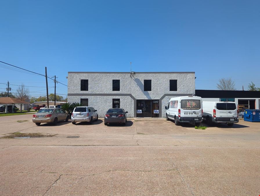 South Houston Warehouses: 10,410 sq ft / 28,400 sq ft Lot