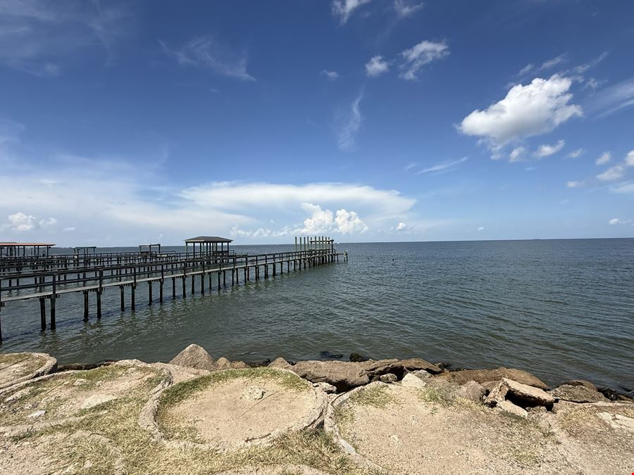 405 8th St, Kemah TX 77565- Office/Retail Opportunity