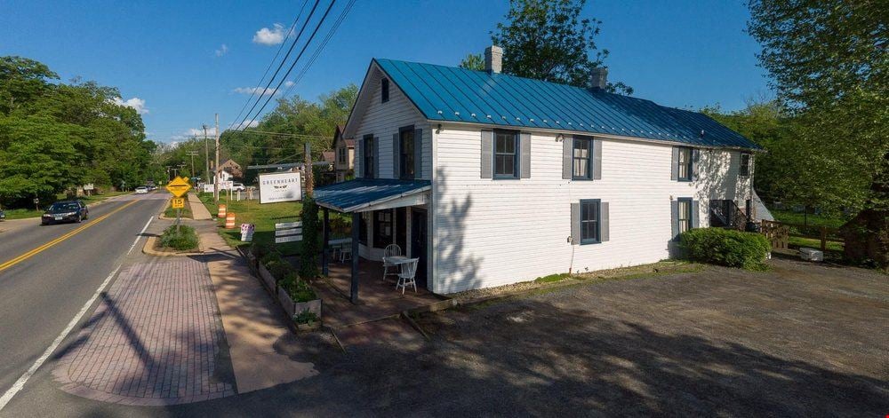 Free Standing First Floor Retail for Lease