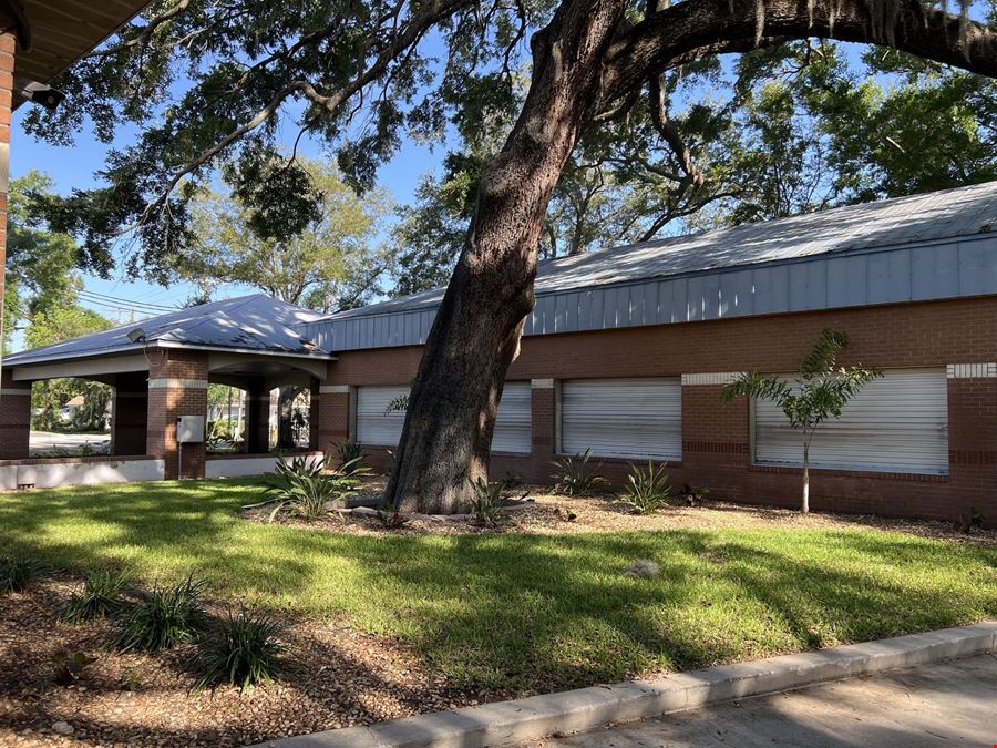 328 West Brandon Boulevard