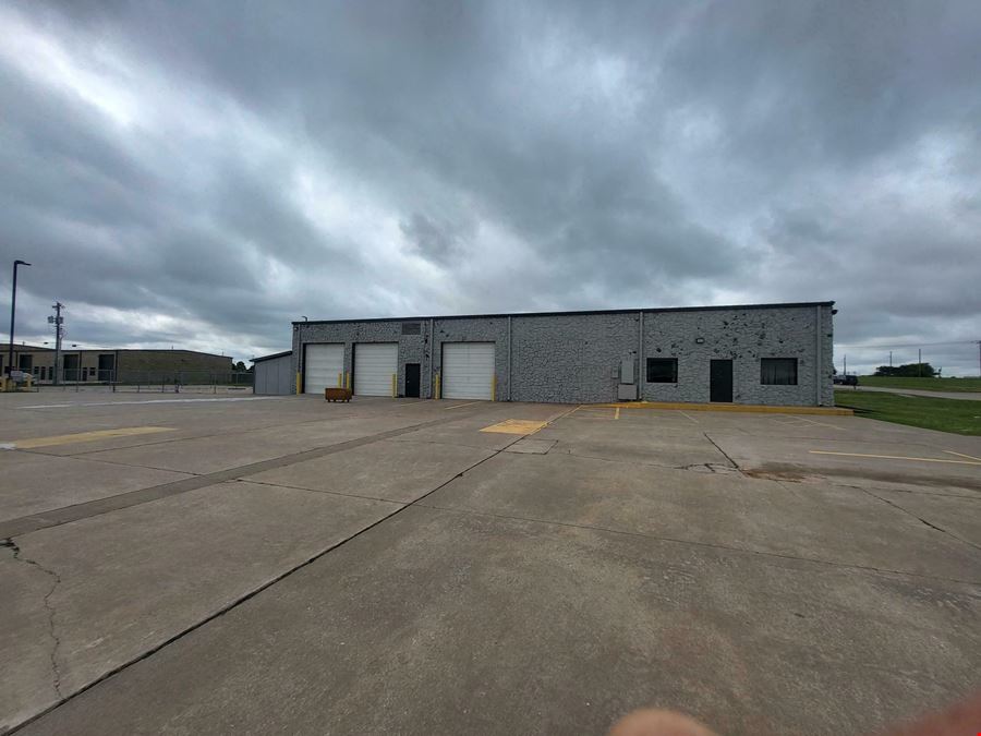 913 N 17th St - Westport Industrial