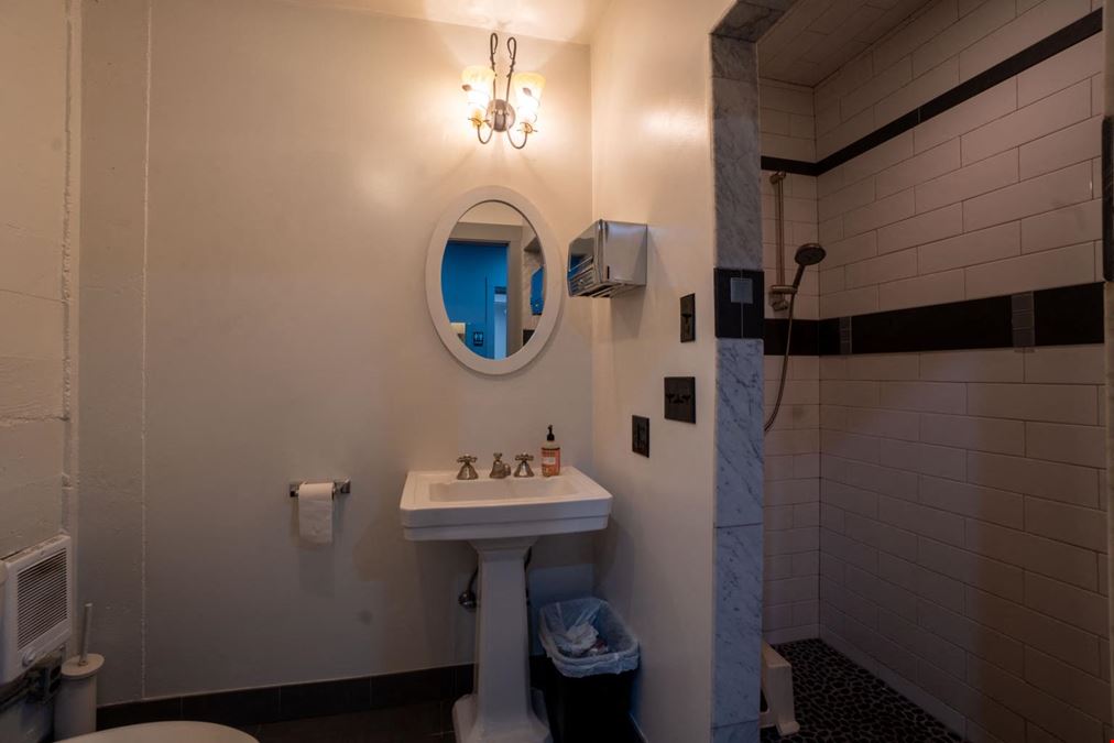 2319 NE Glisan Street, Portland, OR 97232