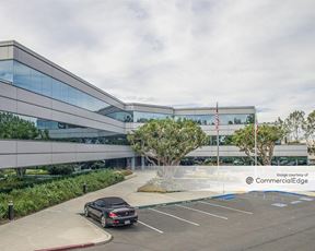 Carlsbad Airport Plaza