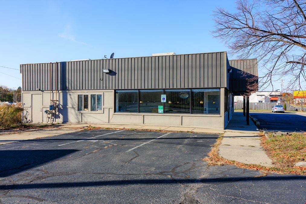 901 Trowbridge Rd