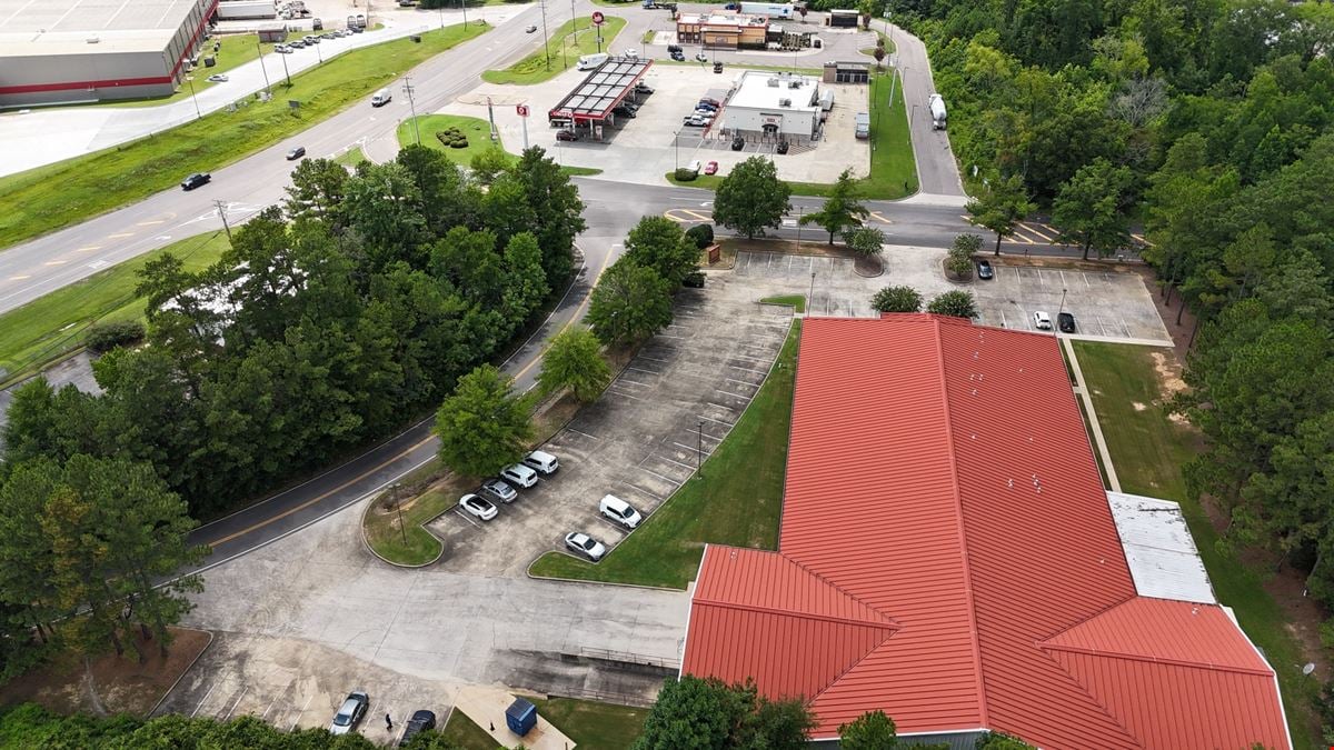 5911 Greenwood Pkwy